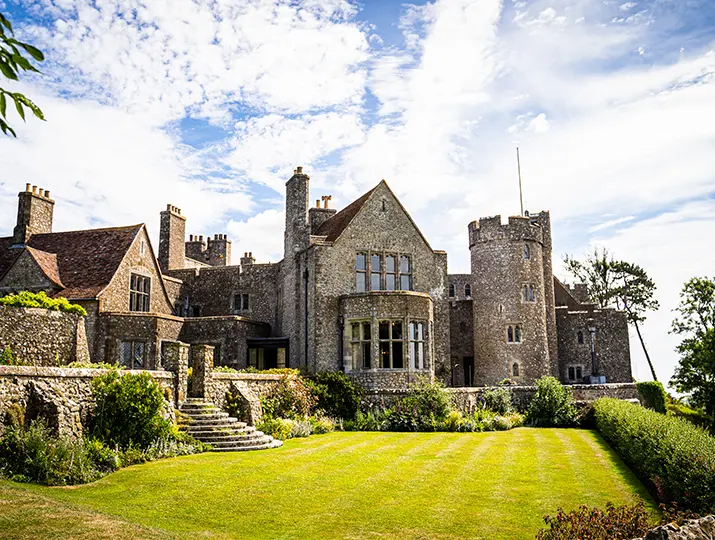 castlebackC.webp